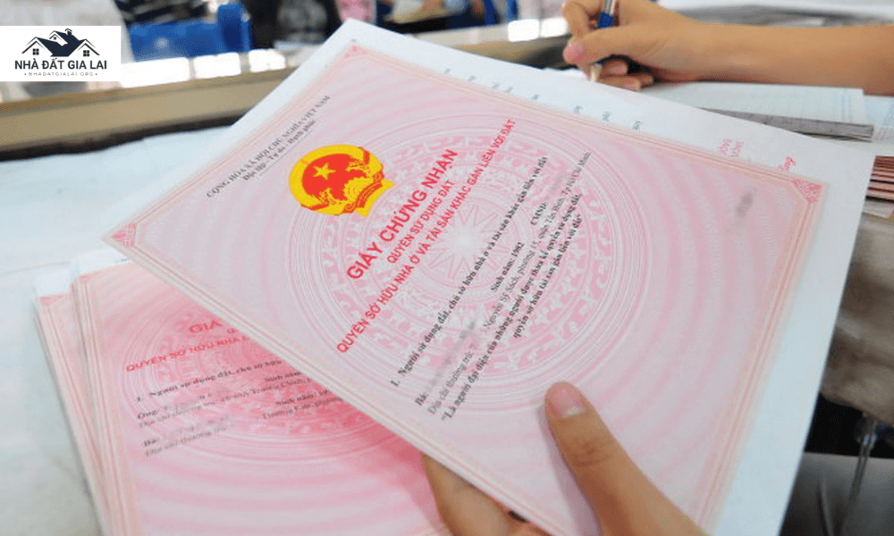 Thủ tục sang tên sổ hồng: Hướng dẫn đầy đủ từ A-Z theo Luật Đất đai